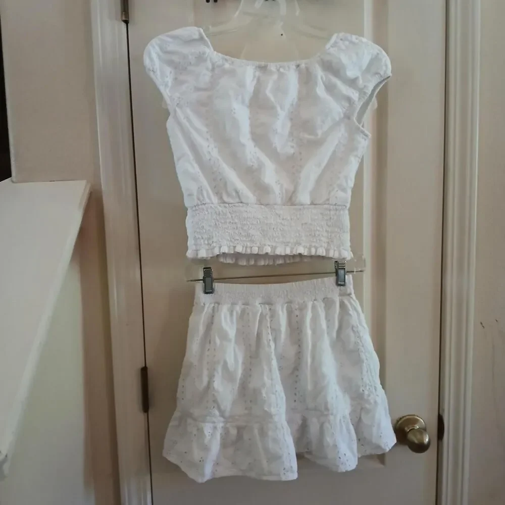 Abercrombie kids white eyelet top skirt set with smocked waist 13/14 coastal